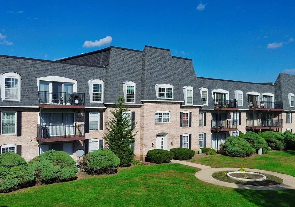 5000 Carriage Way Dr #301