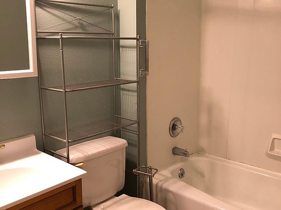 5th image of 408 S Ely St