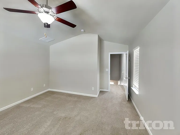 115 Spring Knoll Dr — Photo 5