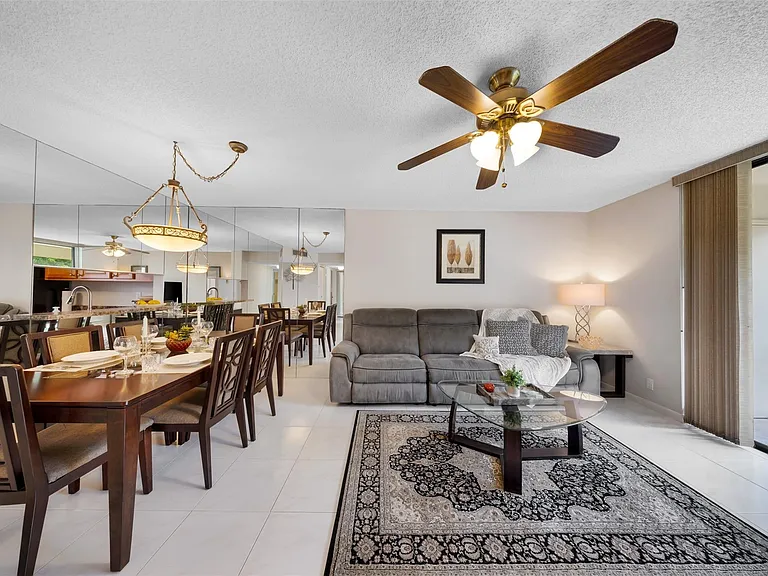 5250 Las Verdes Cir #317 — Photo 3