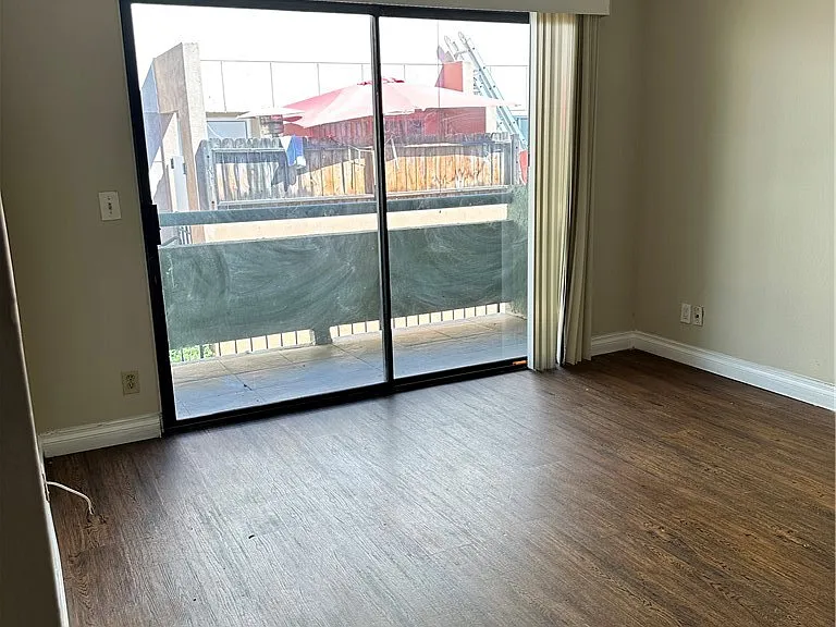 14801 Nordhoff St #14801 — Photo 35
