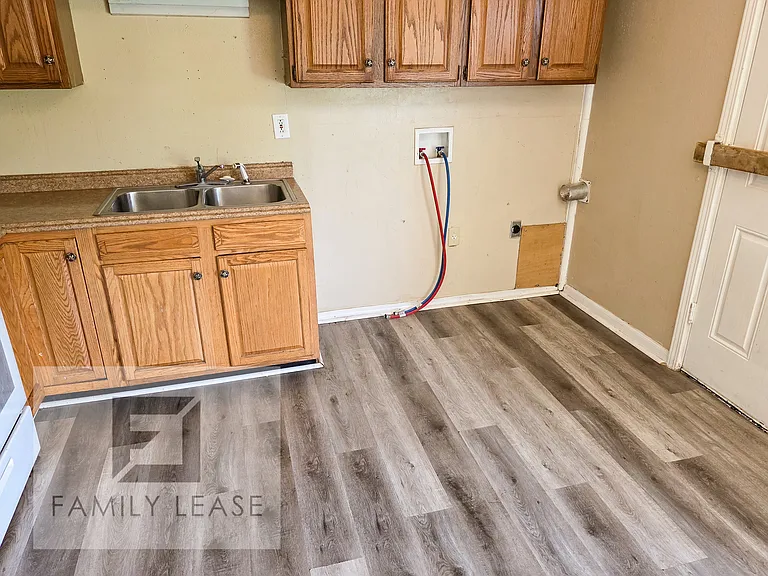 903 Saint Matthew Dr — Photo 11