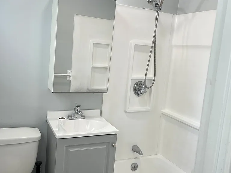 233 Division St #2W — Photo 7