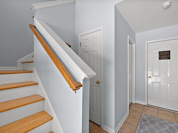 3rd image of 1357 Hamlin Park Cir