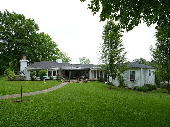 4th image of 220 Dwyer Ln