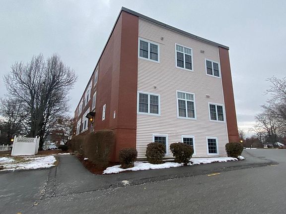 3rd image of 46 Ashford St Unit 8