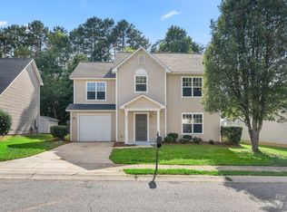 845 Raindrops Rd, Gastonia, NC 28054