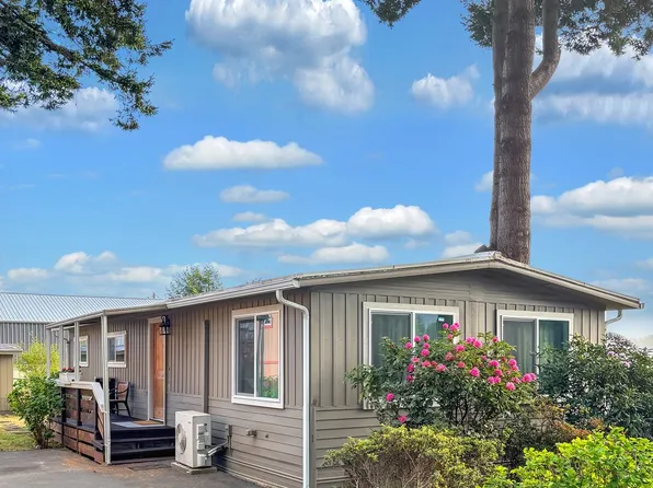16427 Vista Hills Dr Space 17, Brookings, OR 97415