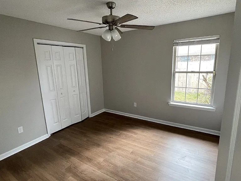 1952 Salisbury Way — Photo 17