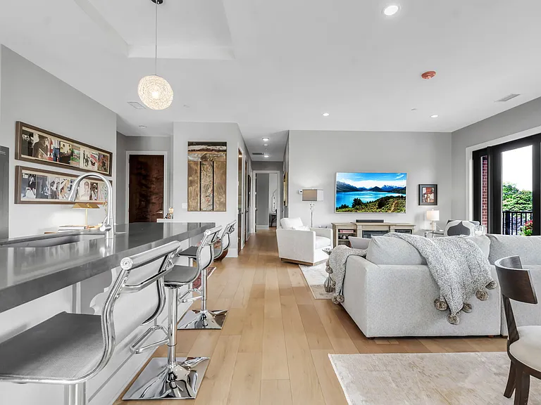 Lymstone Lofts — Photo 11