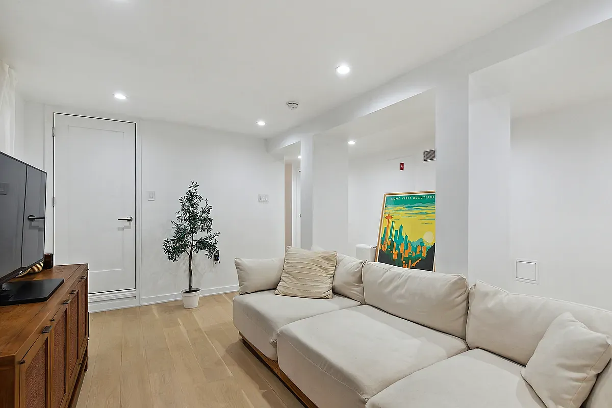 136 North Eighth Street — Photo 3