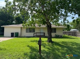 1102 N Houston Ave, Cameron, TX 76520