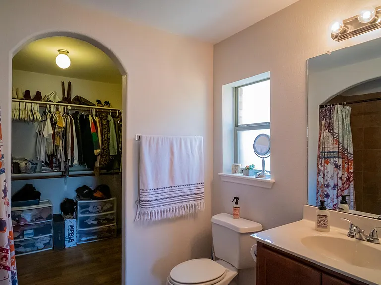 6600 Bay City Bnd — Photo 26