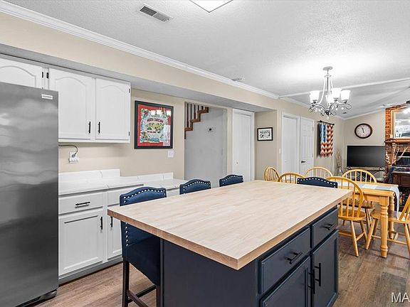 4th image of 504 Crestwood Dr