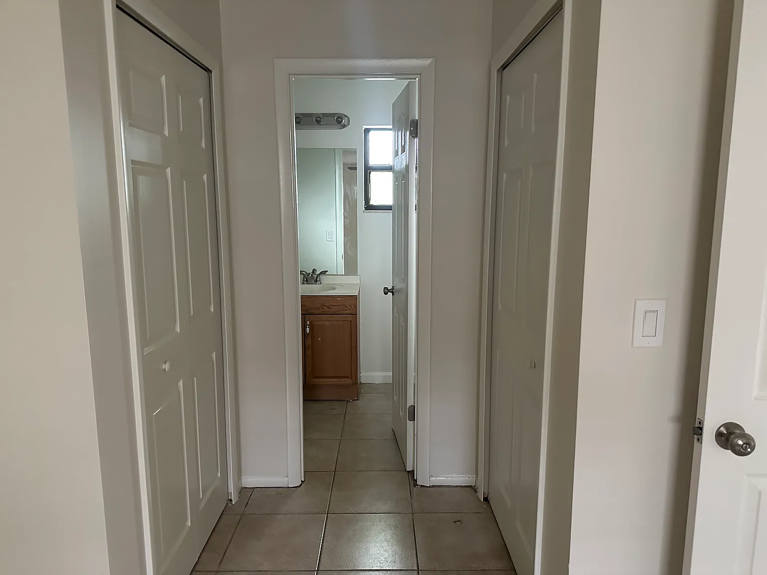 2 bed, 1080 sqft, $1,100 — Photo 3