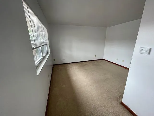 422 S Henderson St — Photo 3