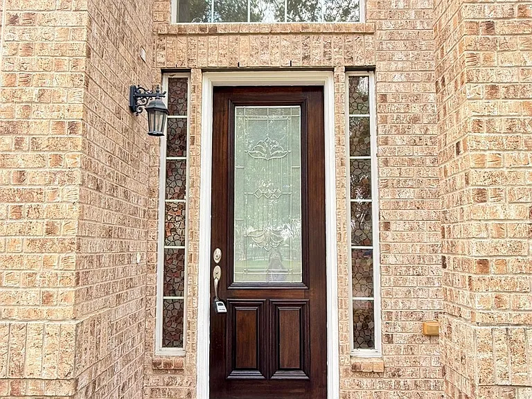 2214 Jurgensen Ln — Photo 4
