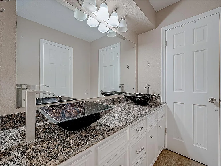 8110 Bent Oak Ln — Photo 38