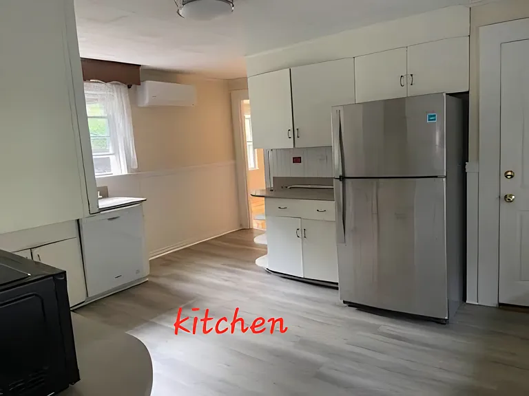 121 E Union St — Photo 7