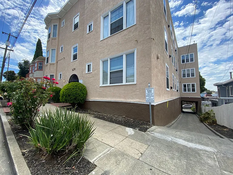 629 E 19th St #101-306 — Photo 15