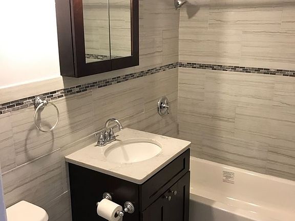5th image of 27-05 Astoria Blvd #2L