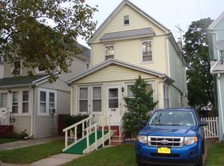 8939 201st St, Hollis, NY 11423