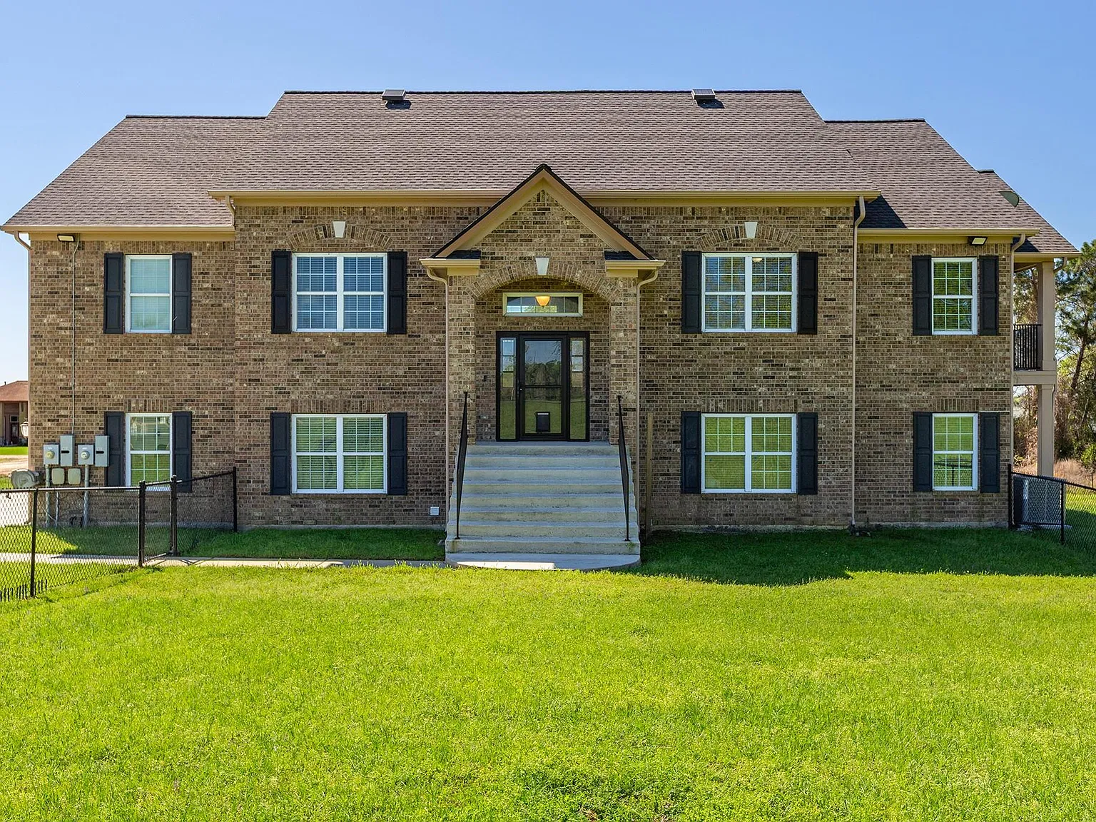 3 bed, 2.5 bath, 2000 sqft, $1,799 — Photo 3