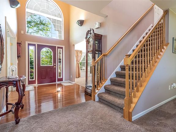 3rd image of 6475 Meadow Creek Dr
