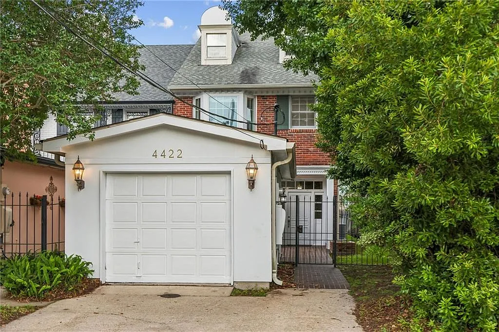 2 bed, 2.5 bath, 2500 sqft, $2,900 — Photo 1