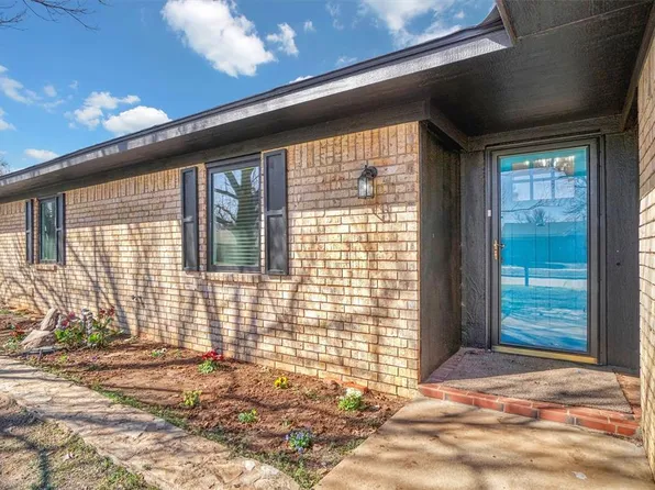 703 Comanche Trl, Altus, OK 73521