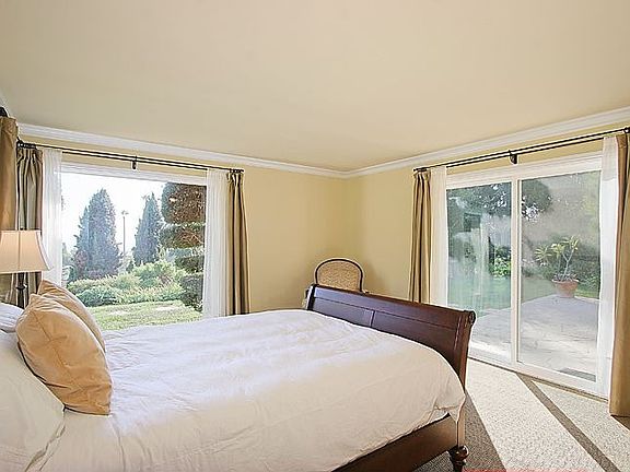 4th image of 217 Giardino Way