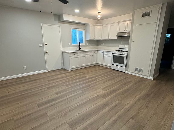 Close to great restaurants, shopping, and parks