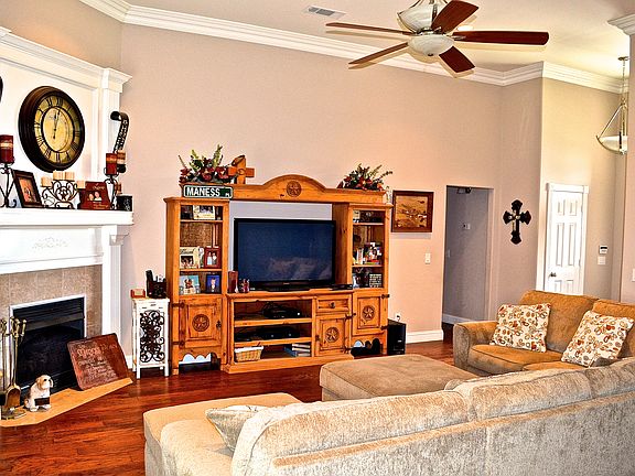 5th image of 1735 Meadowbriar Dr