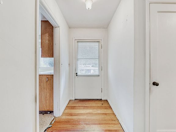 2nd image of 2415 SW Boundary St