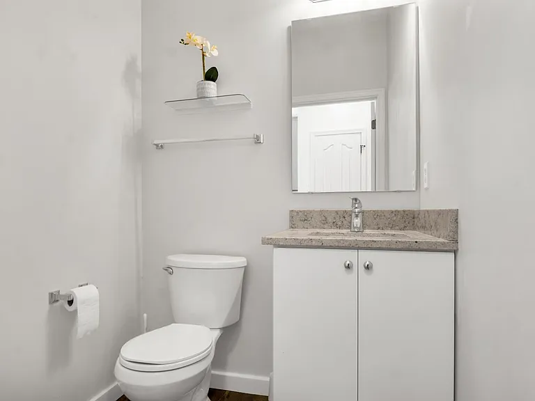 717 Lantern Pl — Photo 23