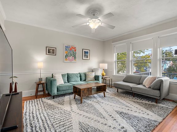 2nd image of 137 Thacher St #2