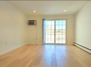 2007 White Cedar Blvd #2007, Portsmouth, NH 03801