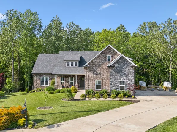 1055 Wales Ct, Greenbrier, TN 37073