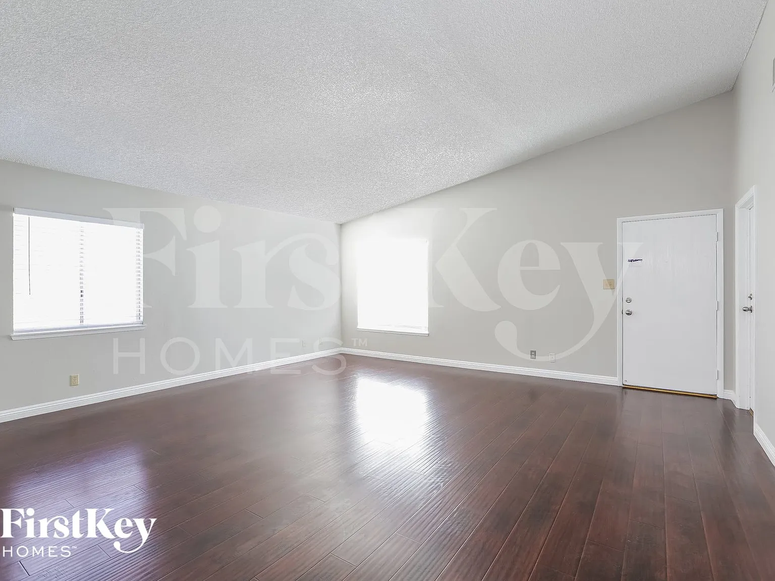 3 bed, 2.0 bath, 1533 sqft, $1,985 — Photo 3
