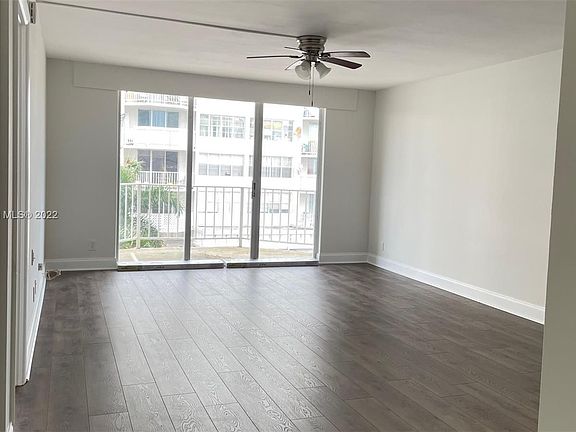 4th image of 16710 NE 9th Ave APT 305