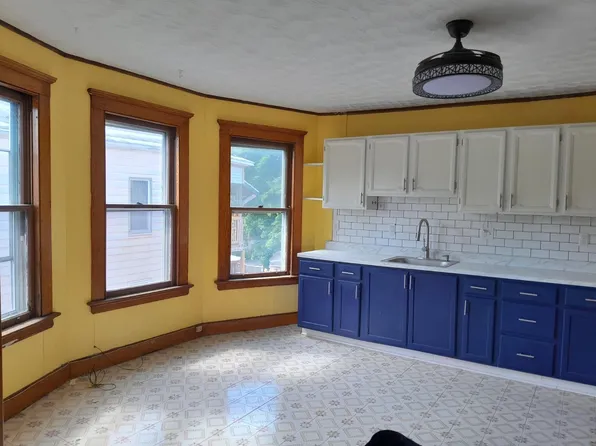 389 Main St, Winsted, CT