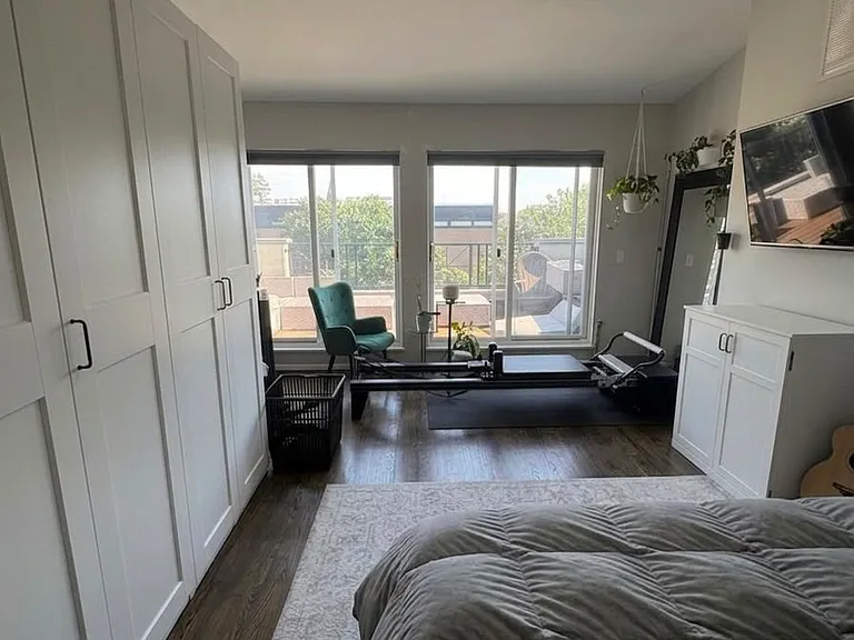 1706 W Pearson St — Photo 17