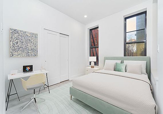 5th image of 407 Amsterdam Ave APT 2S