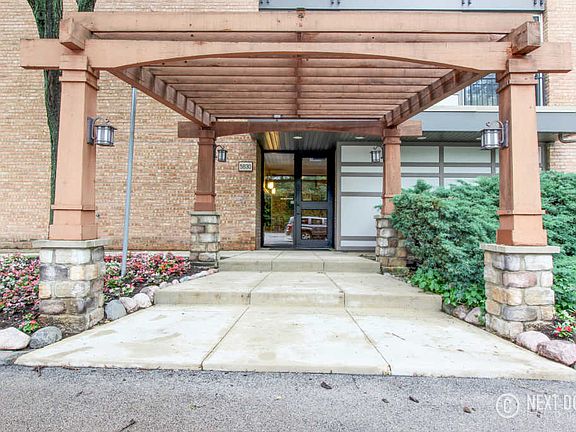4th image of 5830 Oakwood Dr APT 2G
