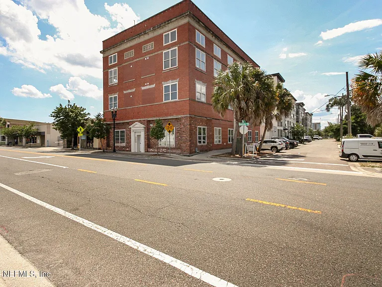 1050 Hendricks Ave #101 — Photo 4