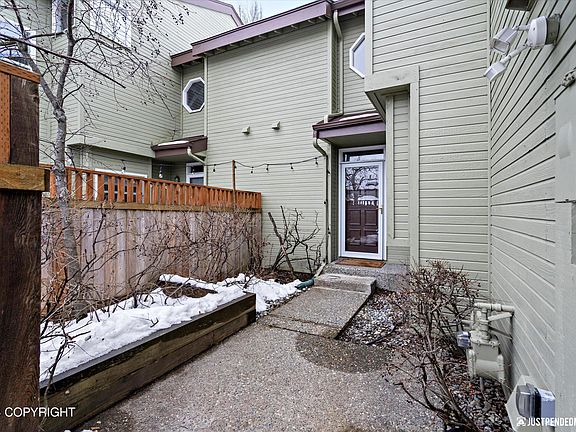 3rd image of 2804 Brittany Dr