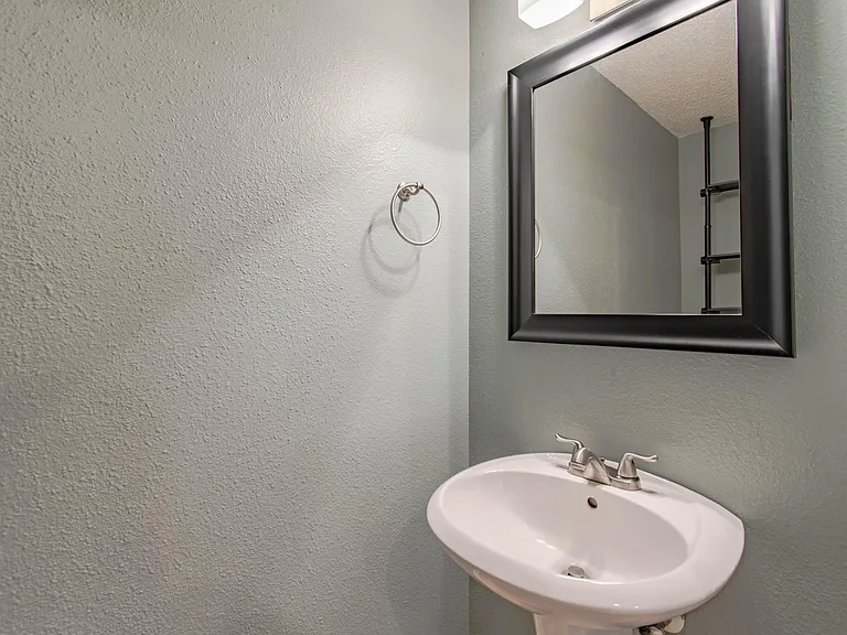 8639 Hunters Key Cir — Photo 10