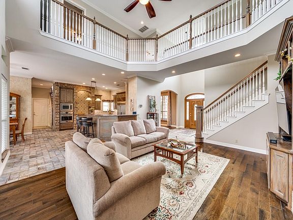 5th image of 5815 Pecan Place Dr