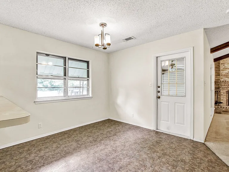 302 Gateway St — Photo 13