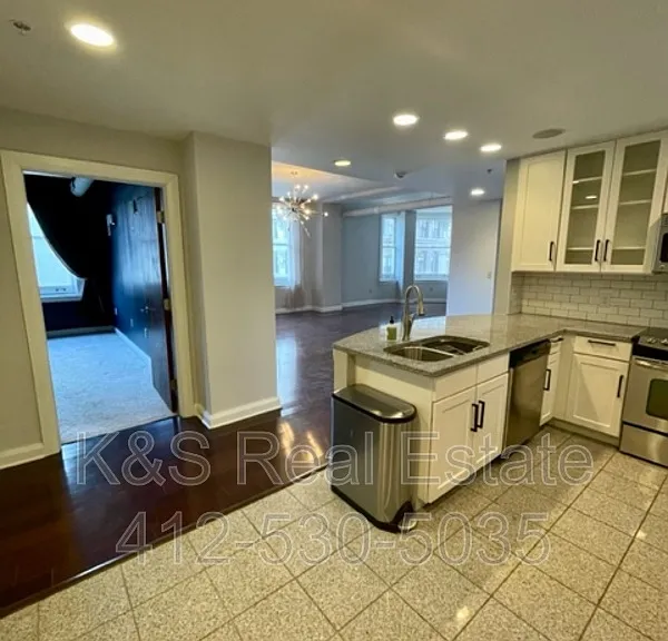 306 4th Ave #302 — Photo 4